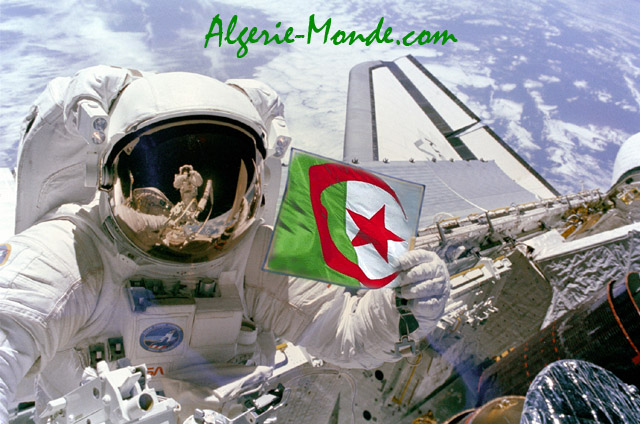 Drapeau algérien dans l’espace