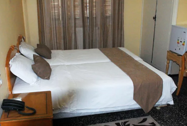 Chambre hotel le cheval blanc oran in Oran, Algeria