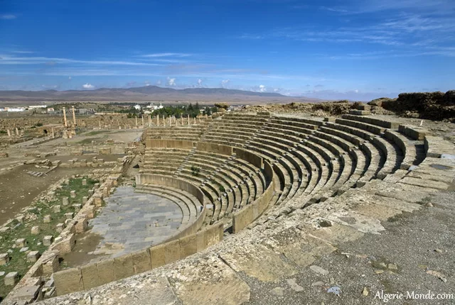 Theatre romain timgad 1 in Timgad, Algeria