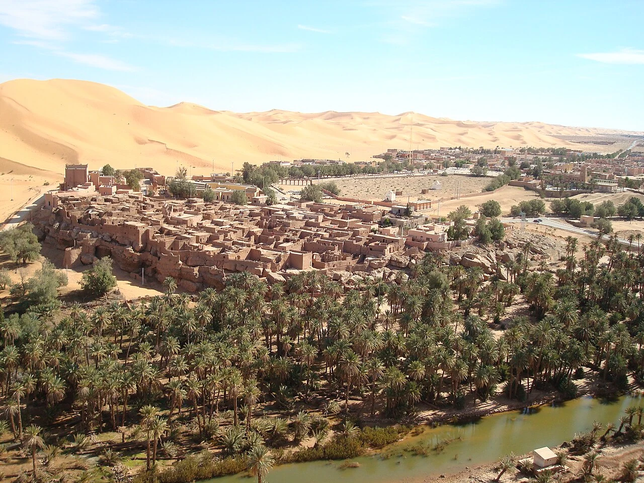 Taghit: ksar, palmentuinen en duinen